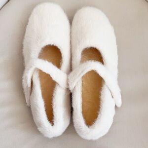 Women’s Faux Fur Mary Jane Slippers – White – Size 6 – Never Worn